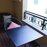 La Dell'artista Swimming Pool And Air Conditioning
