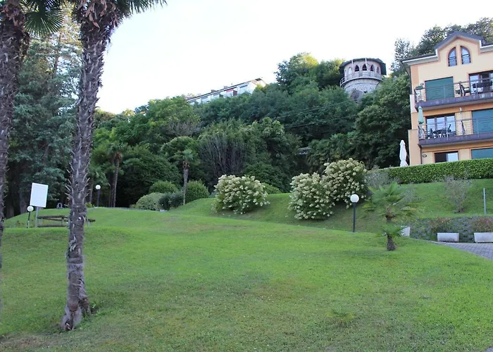 Apartamento La Dell'artista Swimming Pool And Air Conditioning Stresa