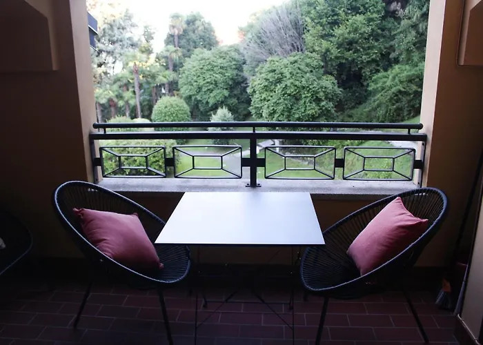 La Dell'artista Swimming Pool And Air Conditioning * 斯特雷萨