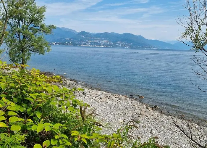 Apartamento La Dell'artista Swimming Pool And Air Conditioning Stresa