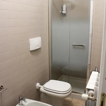 La Dell'artista Swimming Pool And Air Conditioning アパート