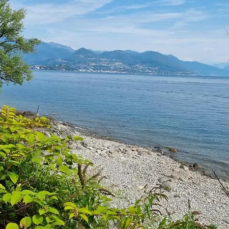 アパート La Dell'artista Swimming Pool And Air Conditioning ストレーザ