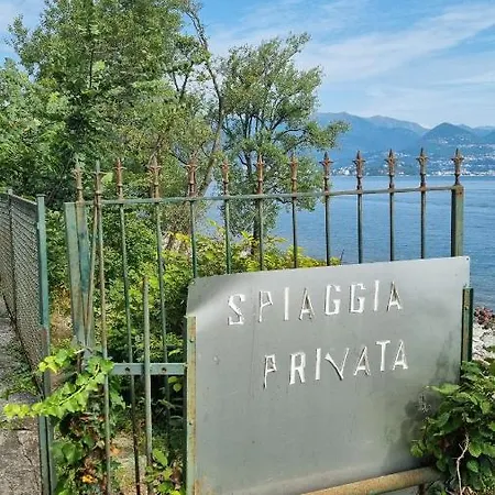 La Dell'artista Swimming Pool And Air Conditioning * ストレーザ