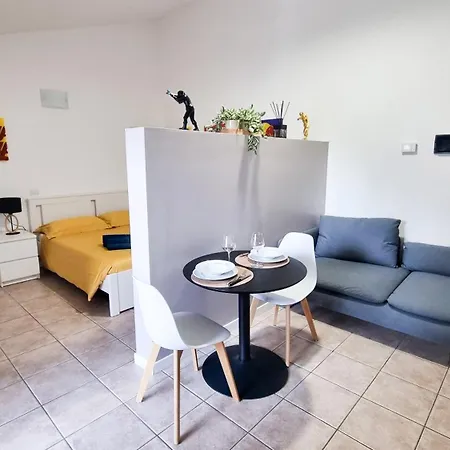 La Dell'artista Swimming Pool And Air Conditioning * ストレーザ