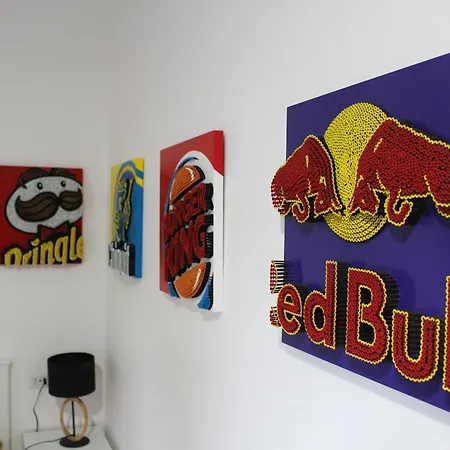 La Dell'artista Swimming Pool And Air Conditioning アパート